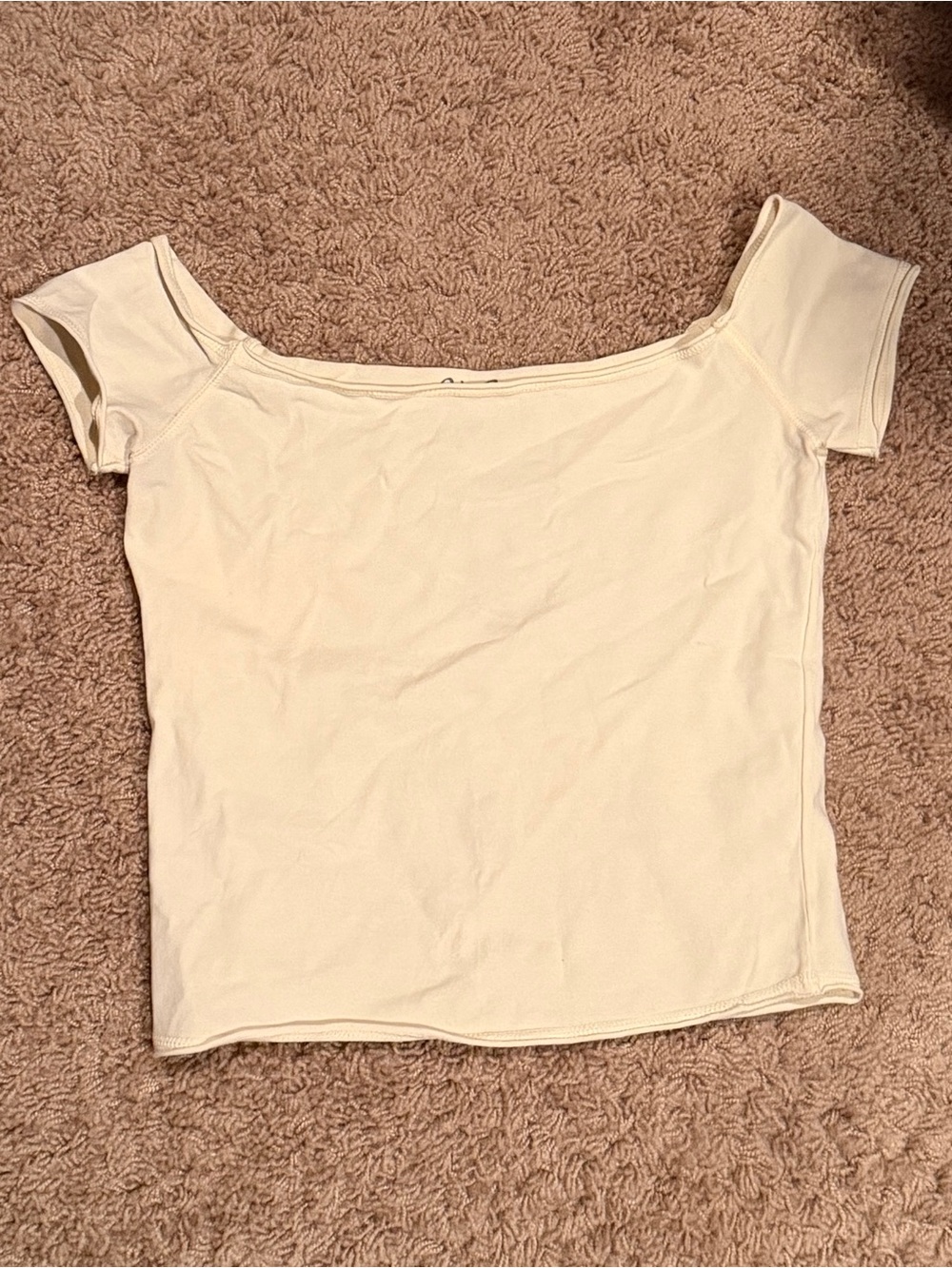 Brandy Melville/John Galt Off-Shoulder Short Sleeve Top in Cream